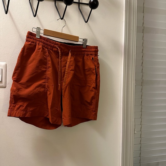 Lululemon Bowline 5” short - Brick color - Sz. Medium - Picture 3 of 6